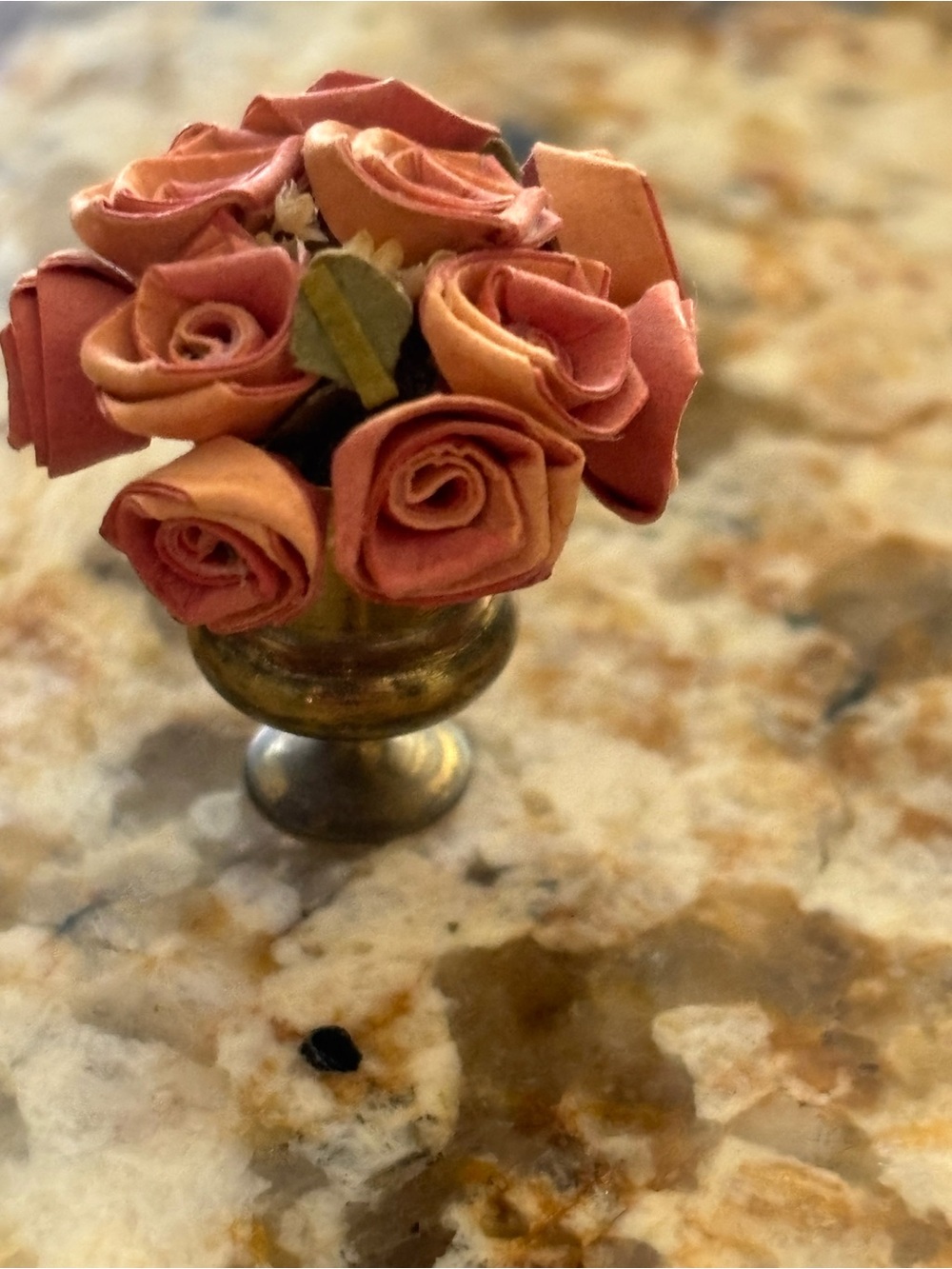 Minitature Roses Vase